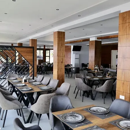 Hotel Arbeni *